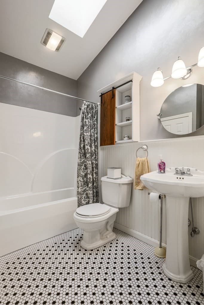 Single Family Residence at 23 Sherwood Dr, Spencer MA 01562, photo 27 of 41
