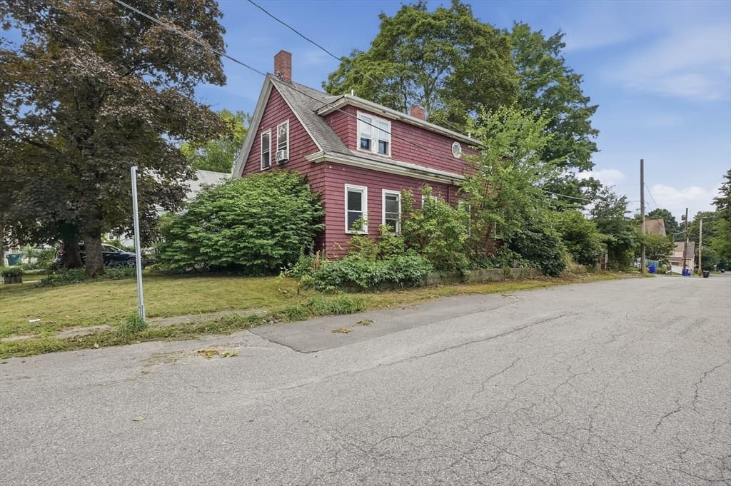18 Linfield St, Holbrook MA 02343 photo 2