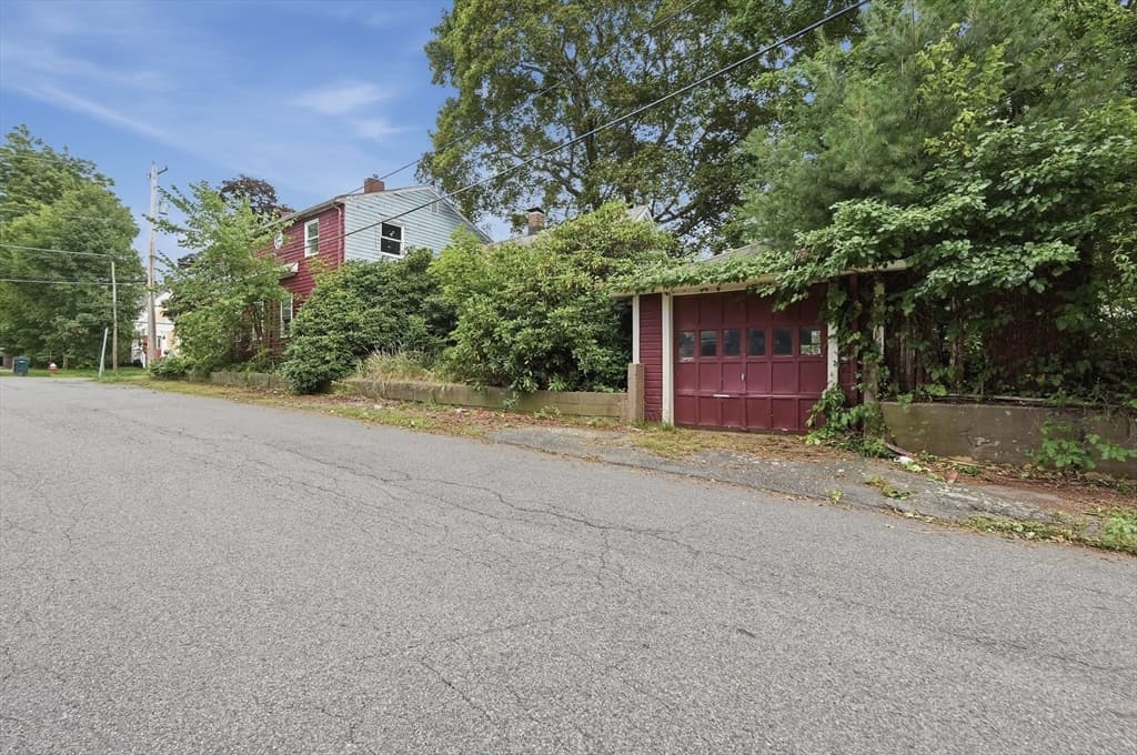 18 Linfield St, Holbrook MA 02343 photo 3