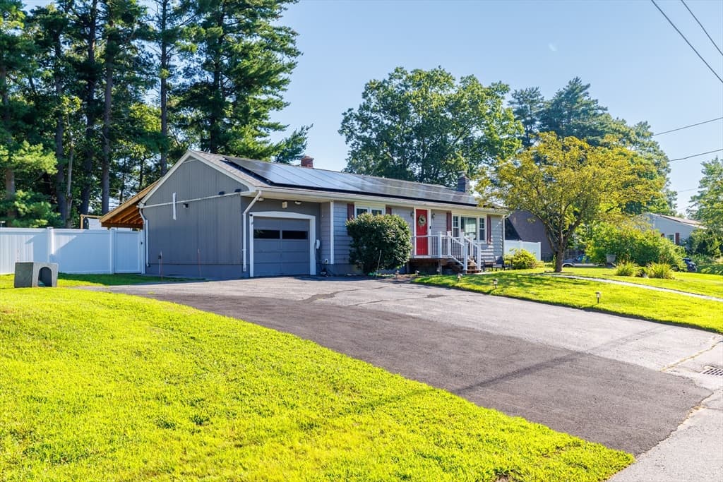 6 Elaine St, Webster MA 01570 photo 2