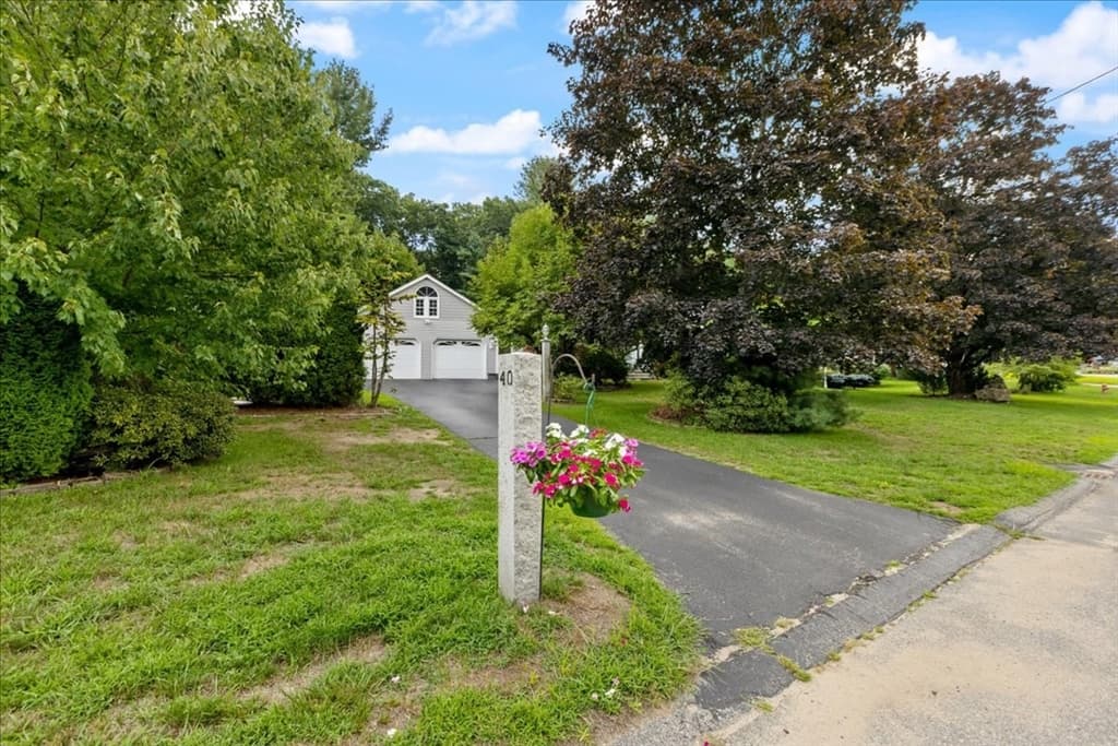 40 Bradford, Tewksbury MA 01876 photo 2