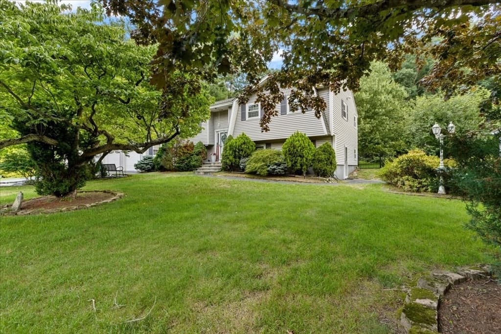 40 Bradford, Tewksbury MA 01876 photo 3