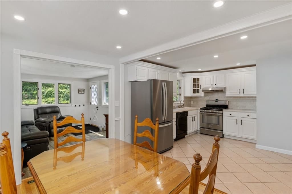 40 Bradford, Tewksbury MA 01876 photo 14