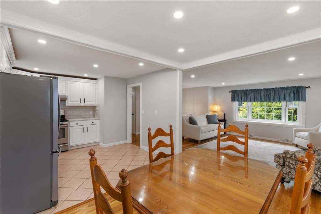 40 Bradford, Tewksbury MA 01876 photo 18