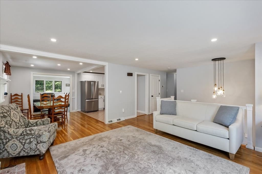 40 Bradford, Tewksbury MA 01876 photo 11