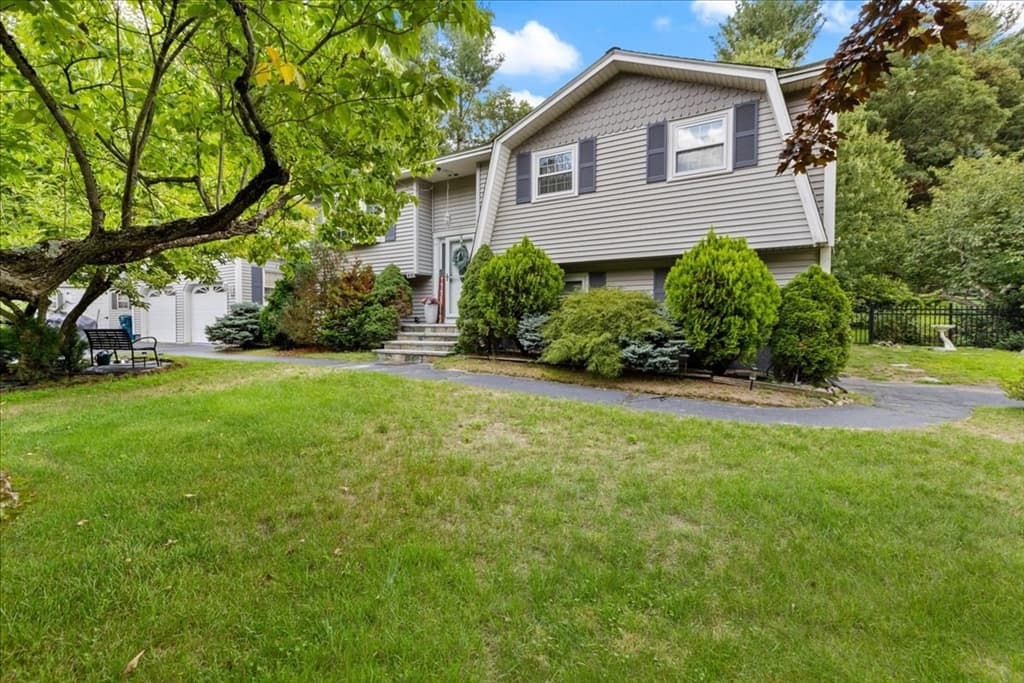 40 Bradford, Tewksbury MA 01876 photo 4