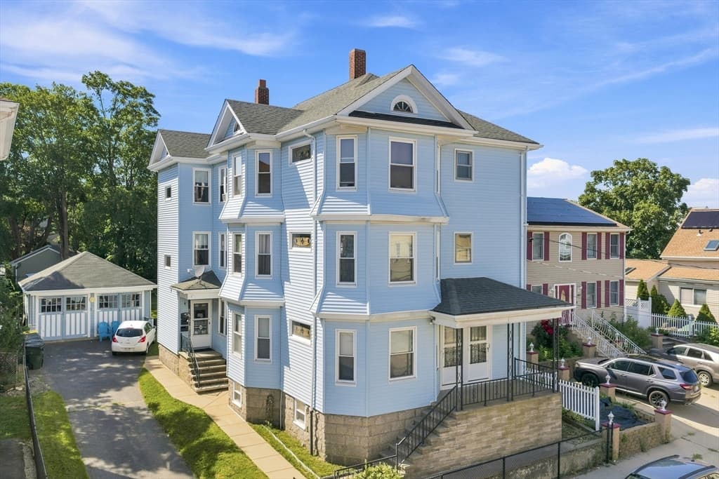 173 Kilburn St, Fall River MA 02724