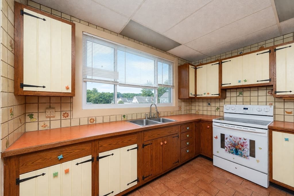 189 Oak St, Clinton MA 01510 photo 6
