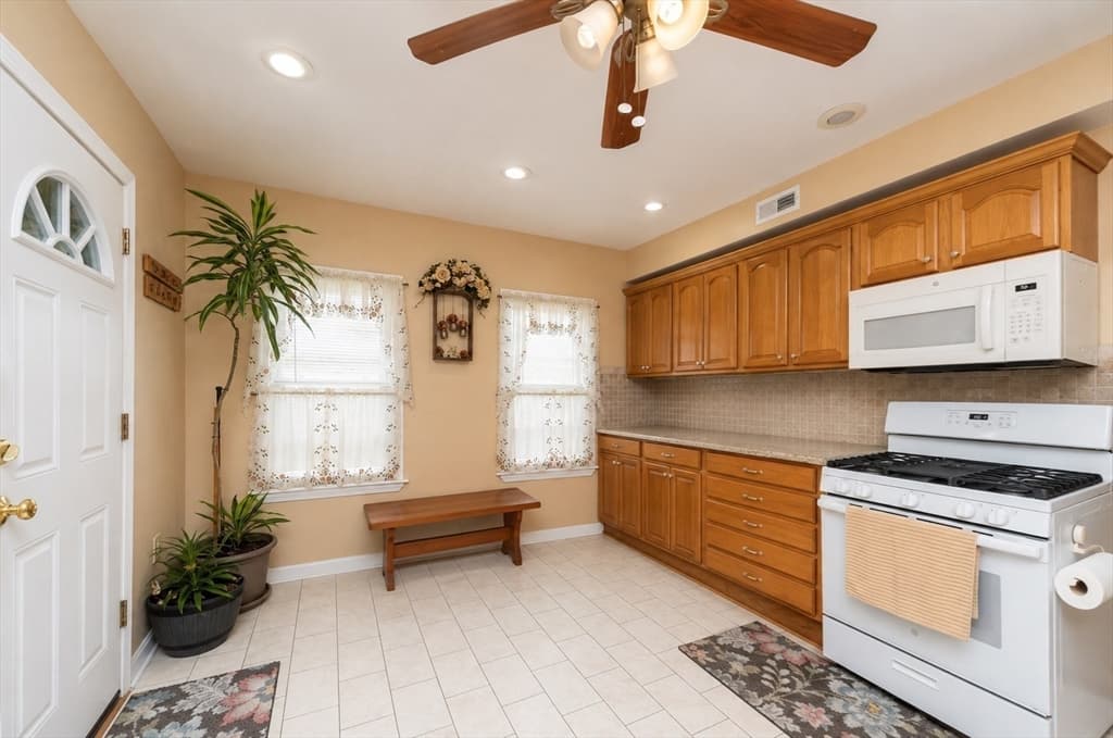 189 Oak St, Clinton MA 01510 photo 16