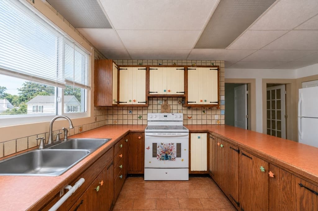 189 Oak St, Clinton MA 01510 photo 7