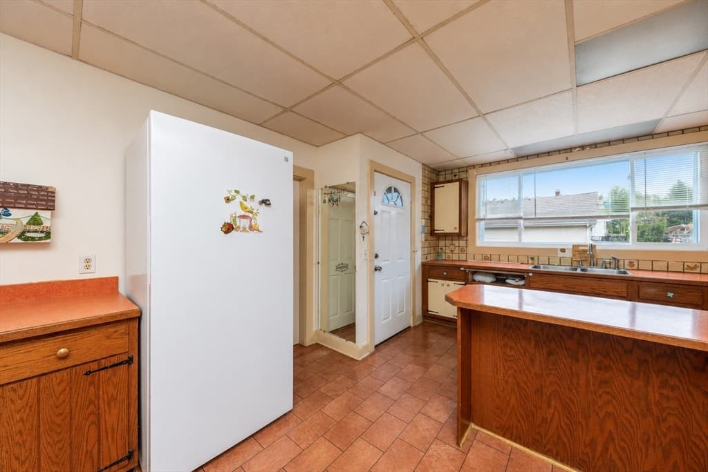 189 Oak St, Clinton MA 01510 photo 8
