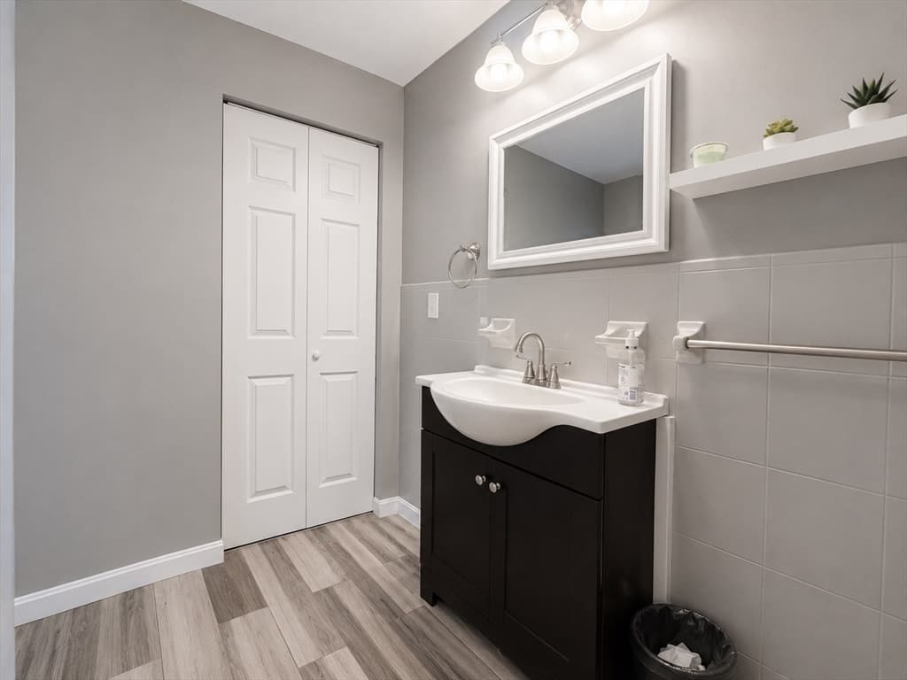 14 Newbury St, Revere MA 02151 photo 12