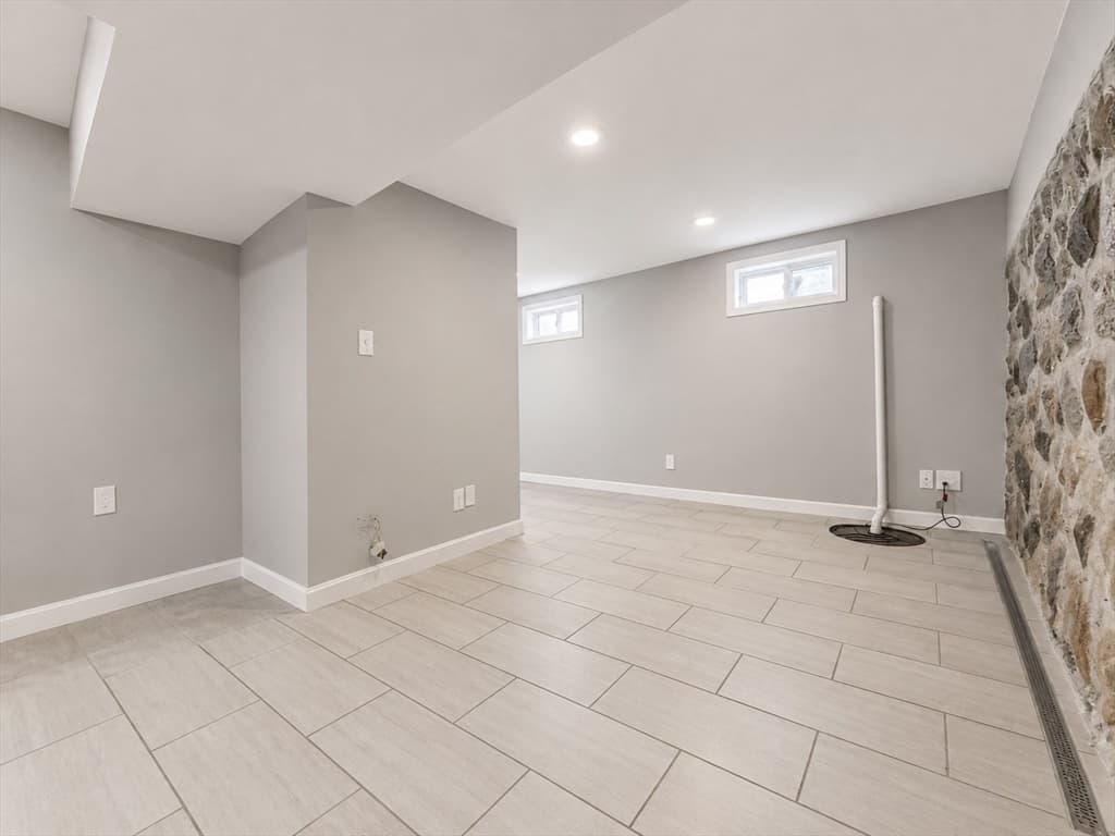 14 Newbury St, Revere MA 02151 photo 19