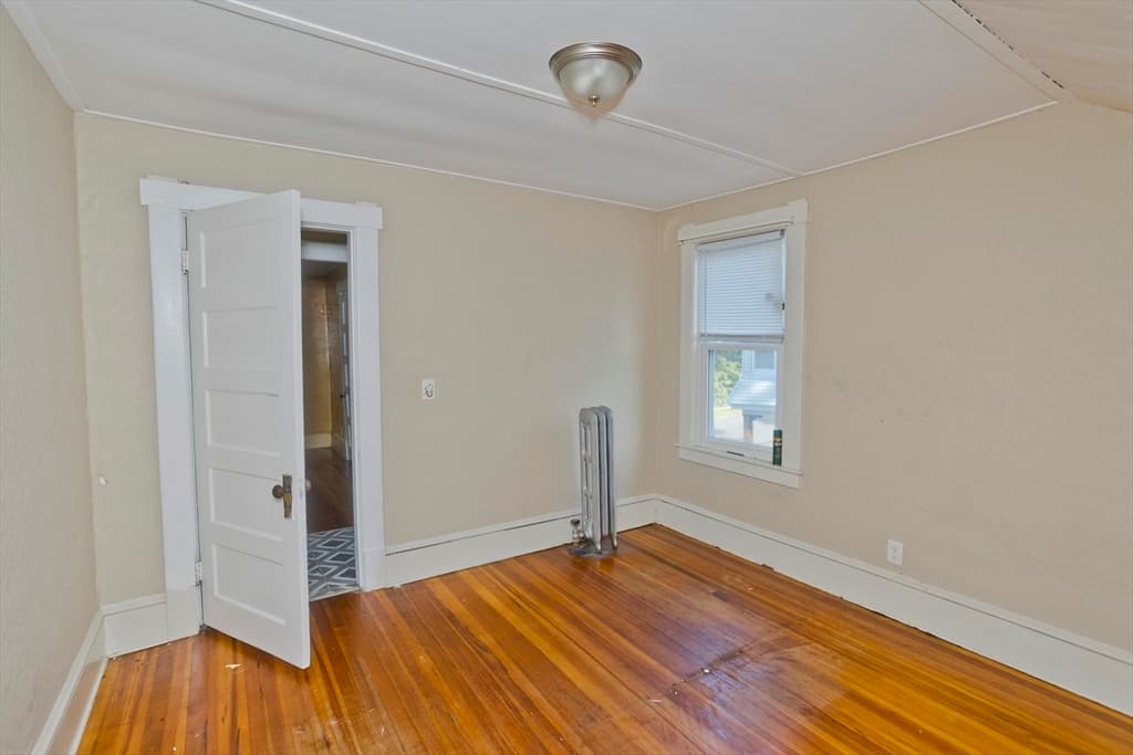 Single Family Residence at 173 Albemarle St, Springfield MA 01109, Springfield, photo 6 of 22