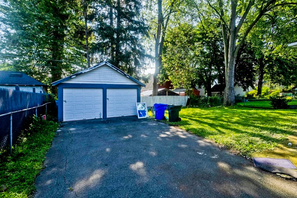Single Family Residence at 173 Albemarle St, Springfield MA 01109, Springfield, photo 17 of 22