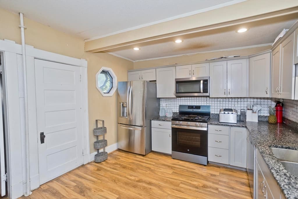 Single Family Residence at 173 Albemarle St, Springfield MA 01109, Springfield, photo 12 of 22
