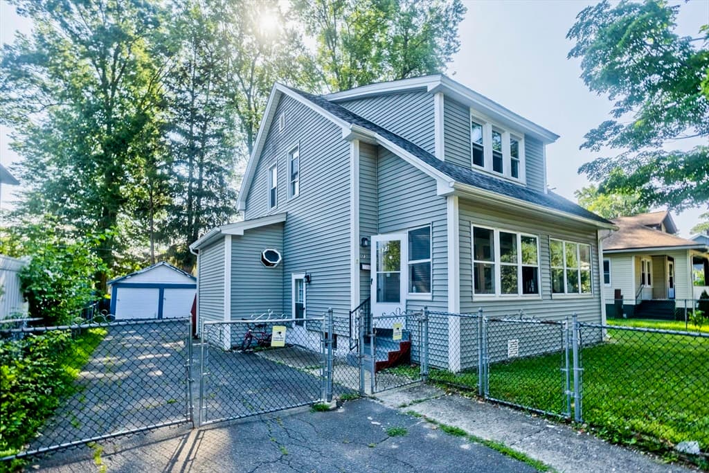 Single Family Residence at 173 Albemarle St, Springfield MA 01109, Springfield, photo 20 of 22