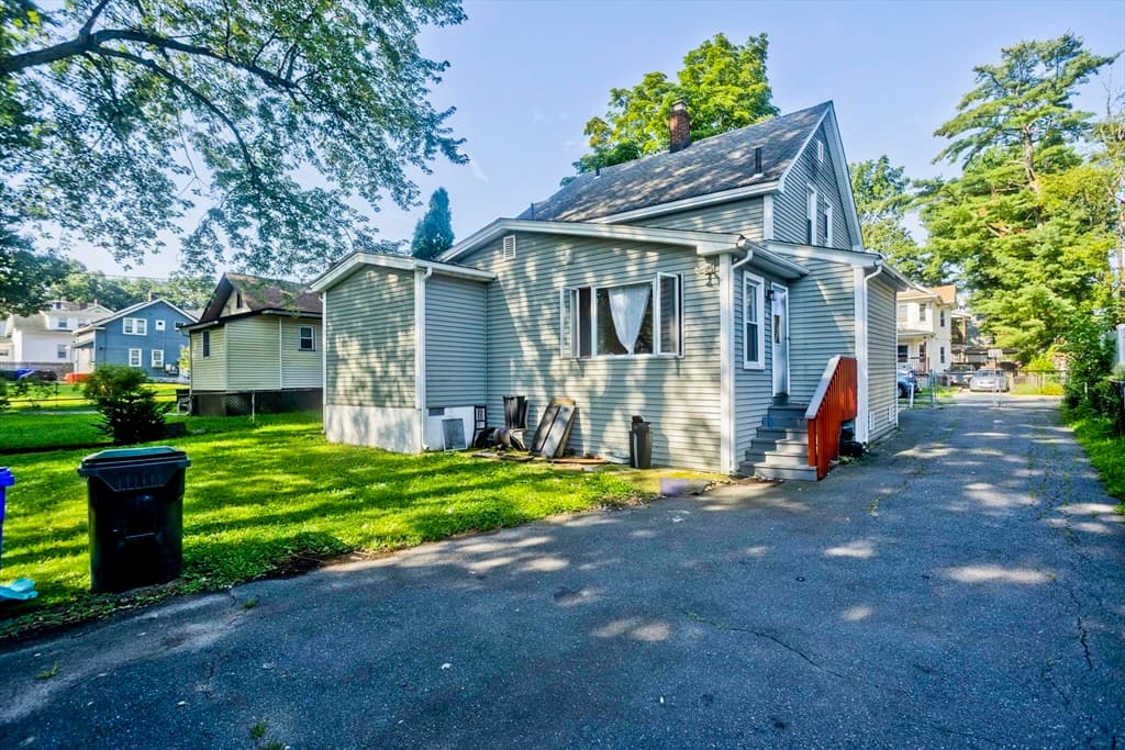 Single Family Residence at 173 Albemarle St, Springfield MA 01109, Springfield, photo 18 of 22