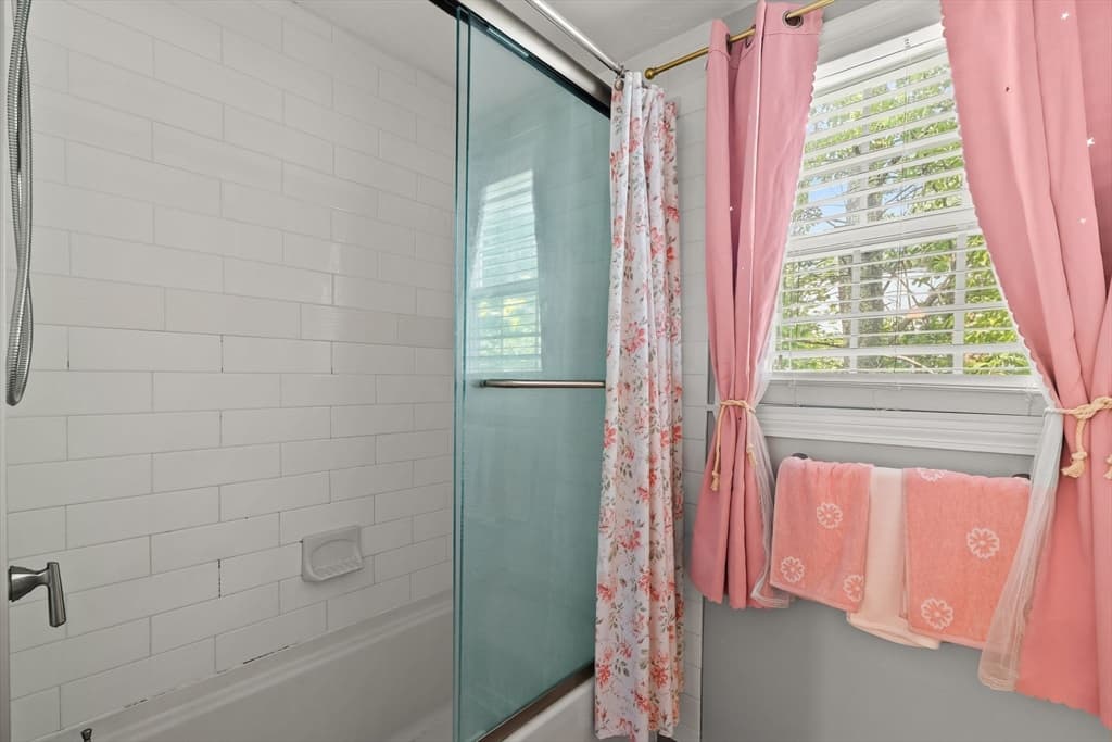 Condominium at 24 Hilltop Ln # 24, Easton MA 02375, Easton, photo 27 of 42