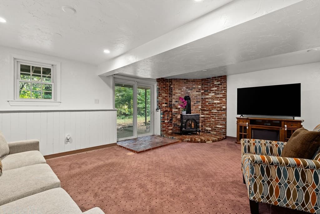 Condominium at 24 Hilltop Ln # 24, Easton MA 02375, Easton, photo 36 of 42