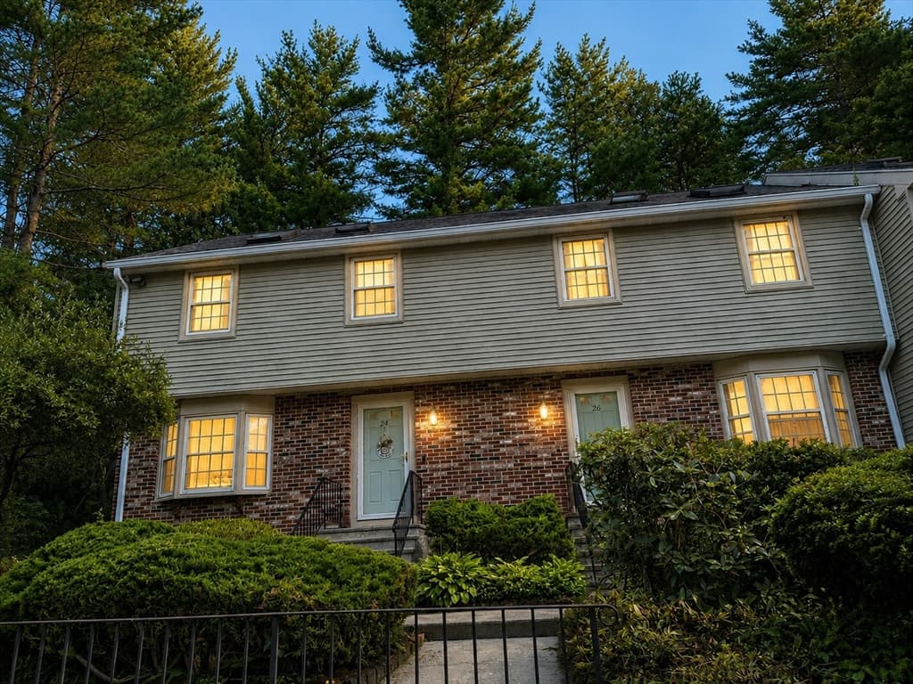 24 Hilltop Ln # 24, Easton MA 02375