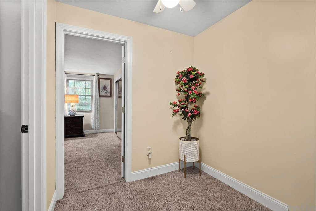 Condominium at 24 Hilltop Ln # 24, Easton MA 02375, Easton, photo 20 of 42