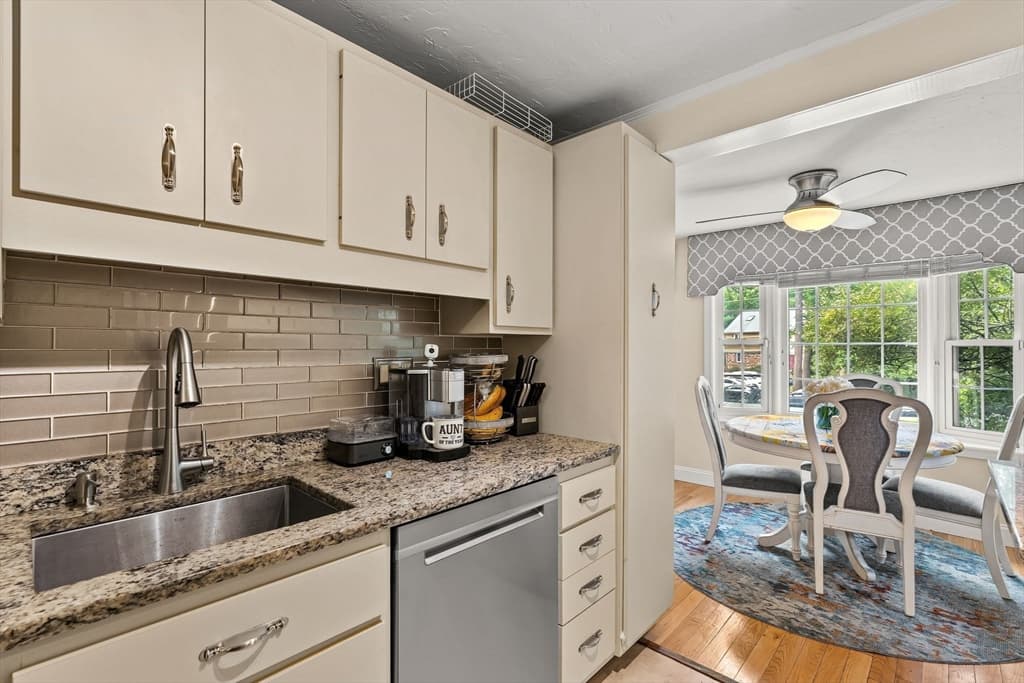 Condominium at 24 Hilltop Ln # 24, Easton MA 02375, Easton, photo 14 of 42