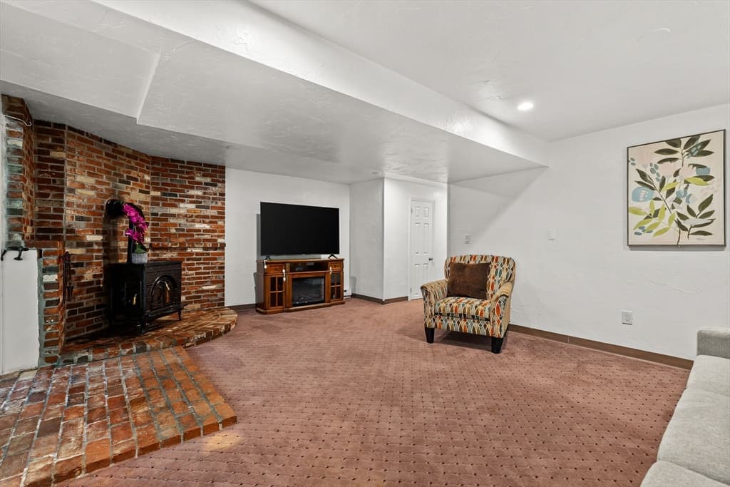 Condominium at 24 Hilltop Ln # 24, Easton MA 02375, Easton, photo 37 of 42