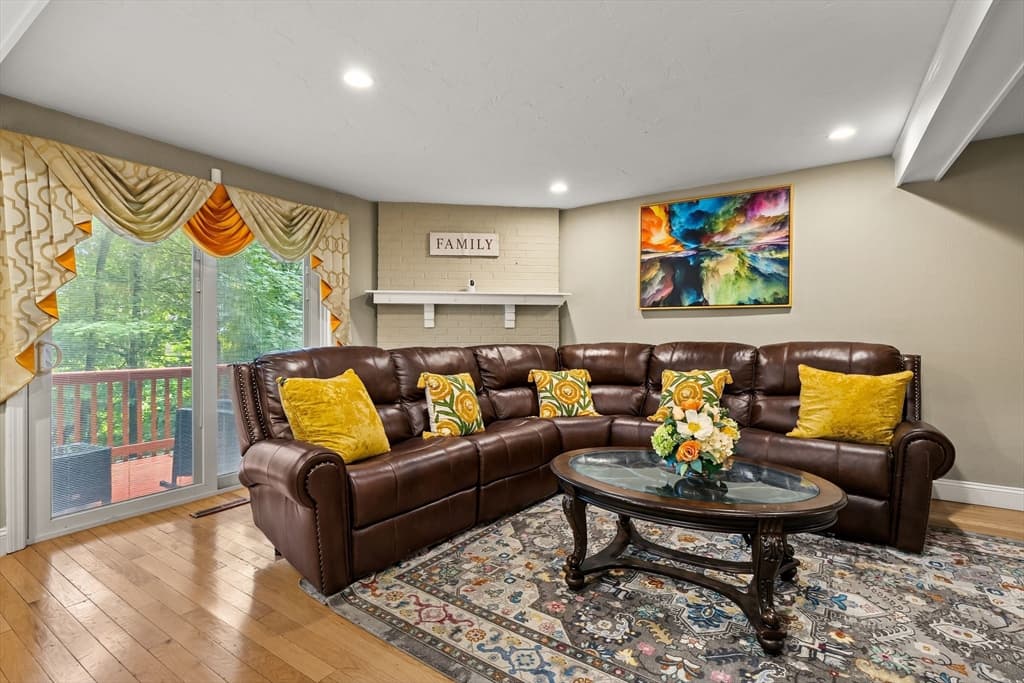 Condominium at 24 Hilltop Ln # 24, Easton MA 02375, Easton, photo 4 of 42