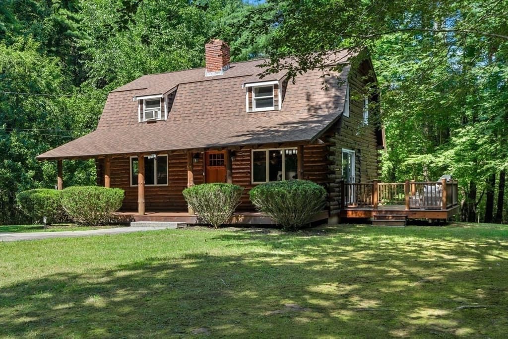 318 Circuit St, Hanover MA 02339