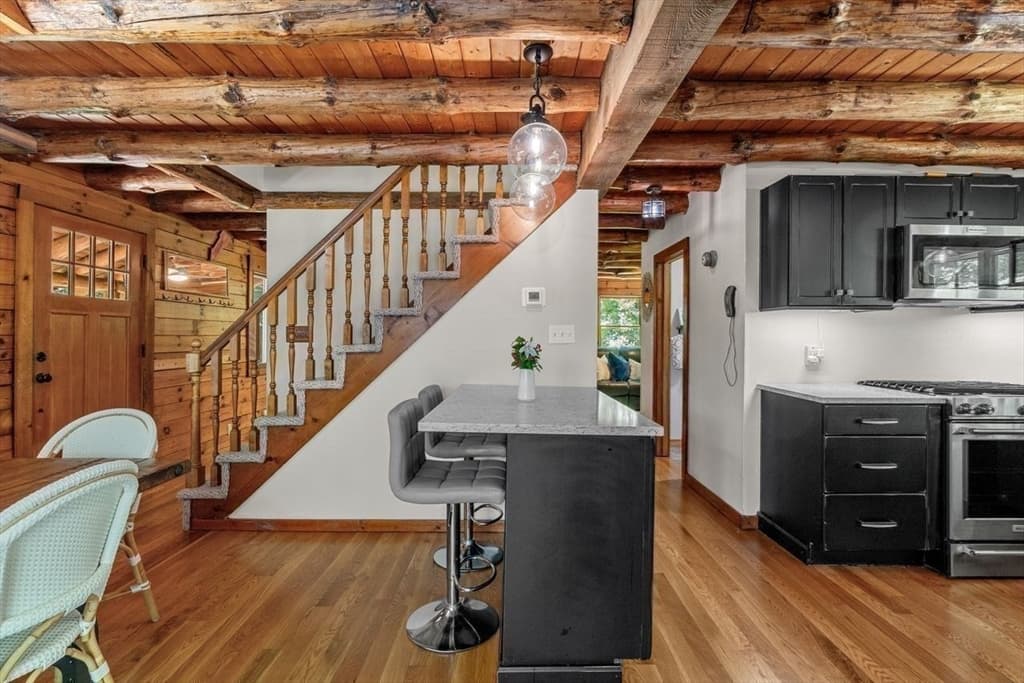 318 Circuit St, Hanover MA 02339 photo 9