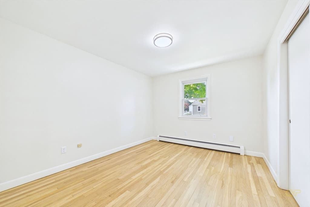 Single Family Residence at 206 Lafayette St, Fall River MA 02723, Fall River, photo 13 of 38