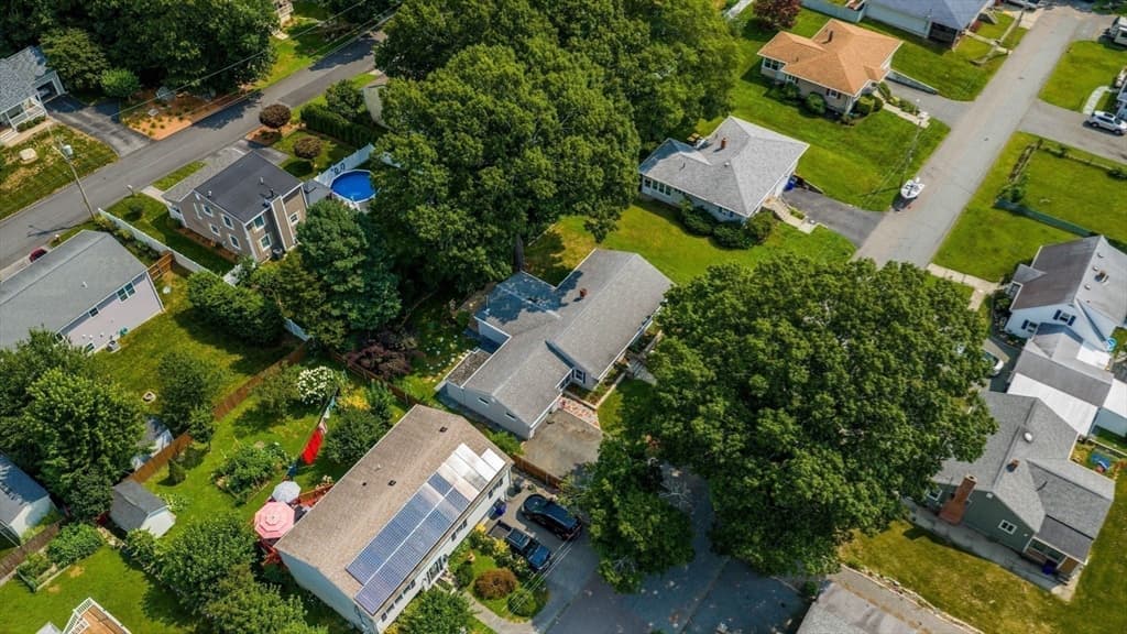 Single Family Residence at 206 Lafayette St, Fall River MA 02723, Fall River, photo 34 of 38