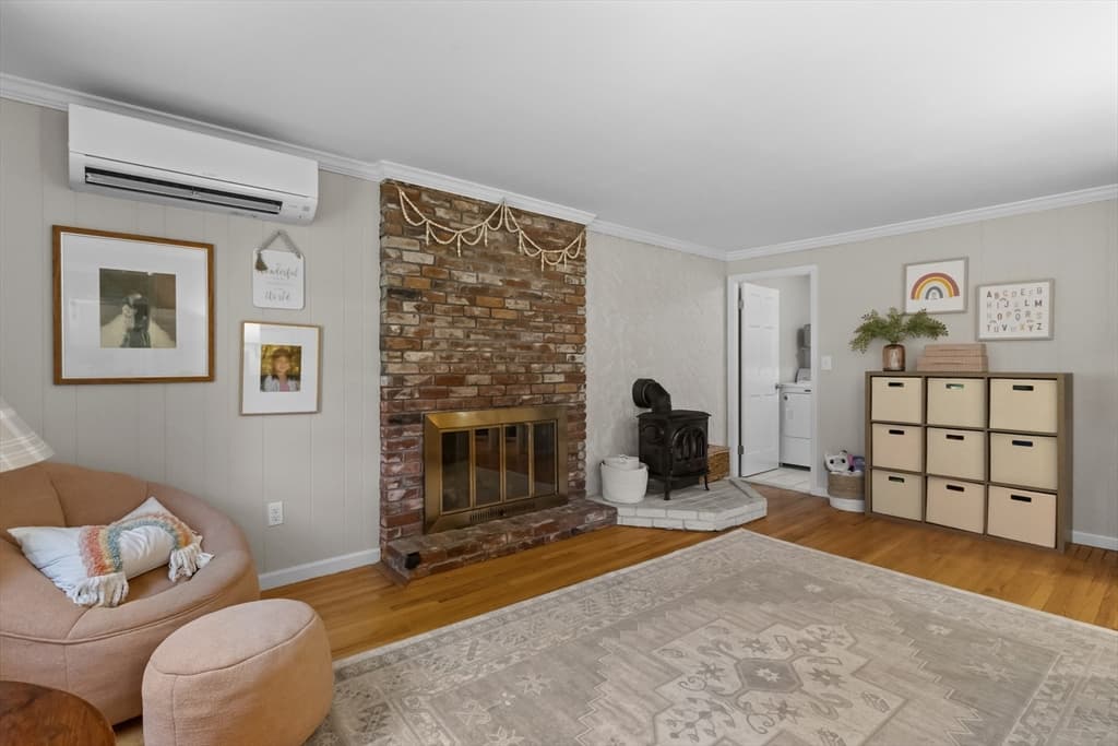 Single Family Residence at 40 Stowe Rd, Grafton MA 01519, Grafton, photo 10 of 34