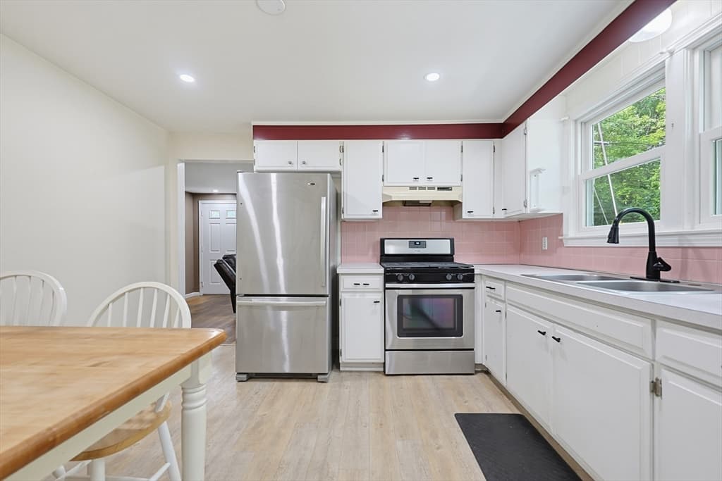 304 Primrose Hill Rd, Dracut MA 01850 photo 5