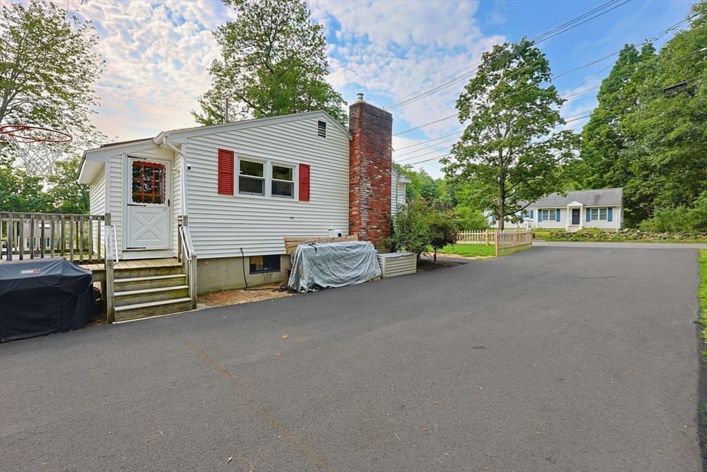 304 Primrose Hill Rd, Dracut MA 01850 photo 20