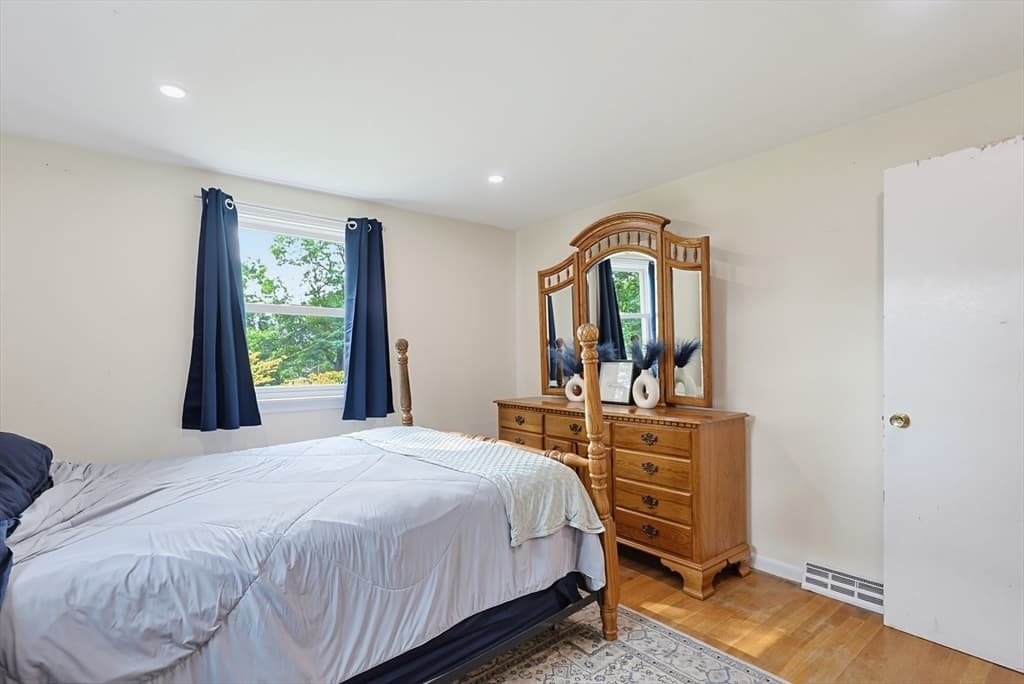 304 Primrose Hill Rd, Dracut MA 01850 photo 9