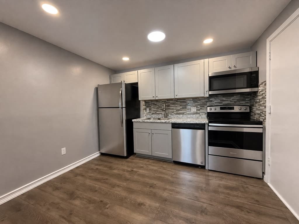 127 King St # 209, Franklin MA 02038 photo 8