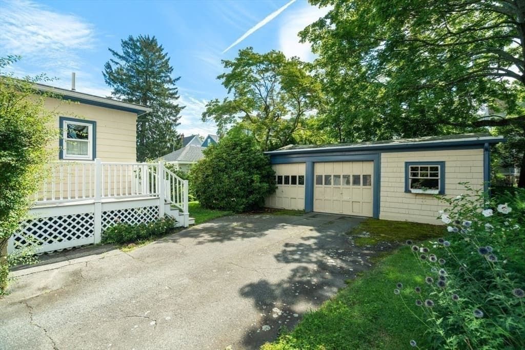 11 Hampden Street, Swampscott MA 01907 photo 32