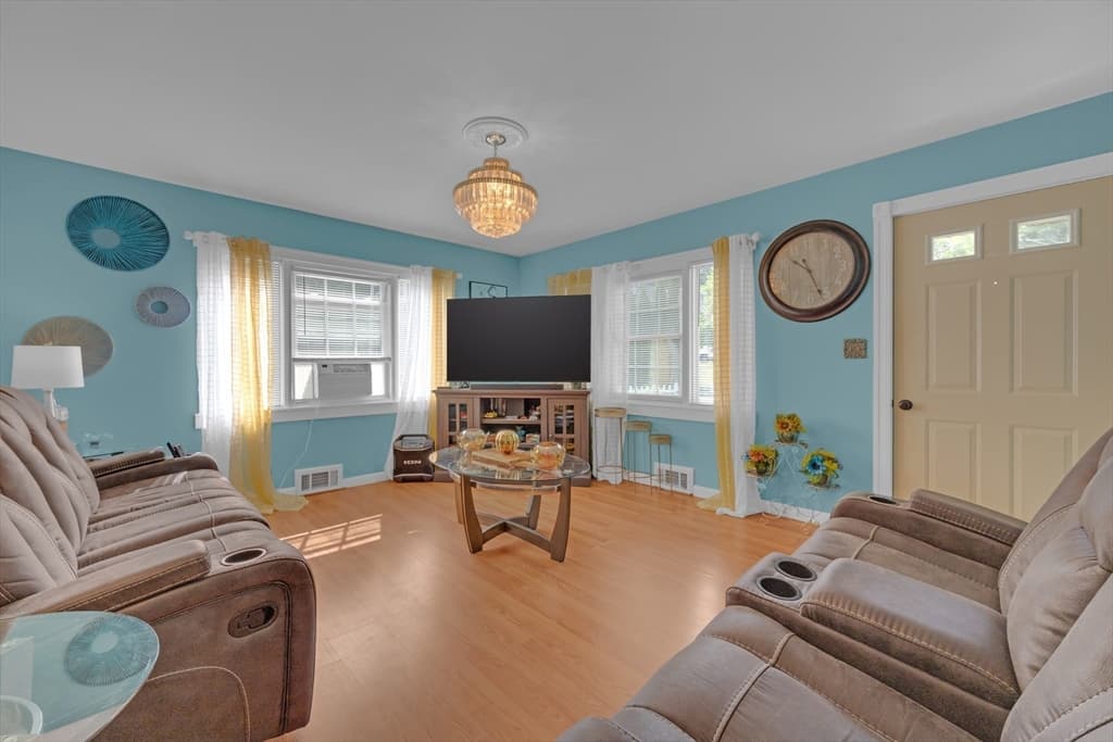 10 Union St, Southbridge MA 01550 photo 5
