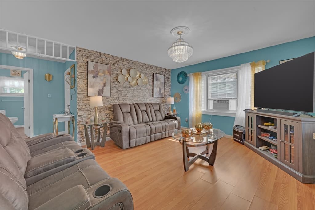 10 Union St, Southbridge MA 01550 photo 4