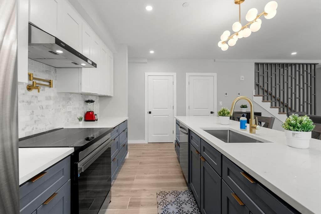 59 Perrin St, Boston MA 02119 photo 3