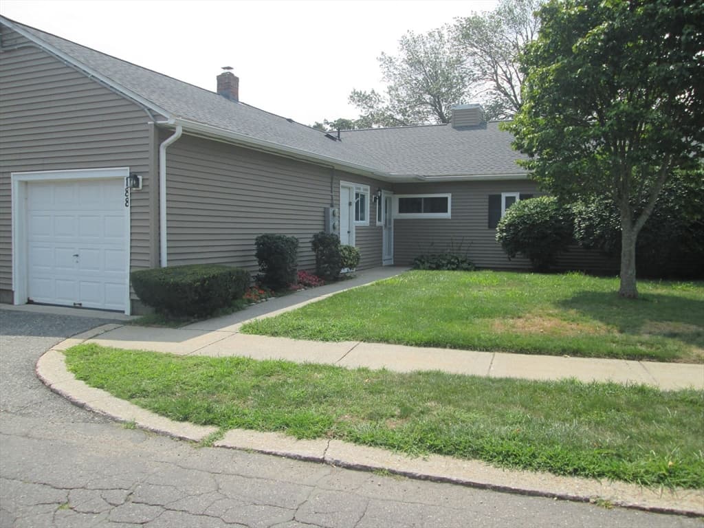 188 Horseshoe Dr # 188, Chicopee MA 01022 photo 2