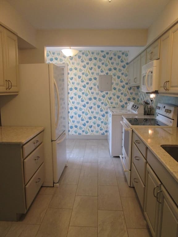 188 Horseshoe Dr # 188, Chicopee MA 01022 photo 4