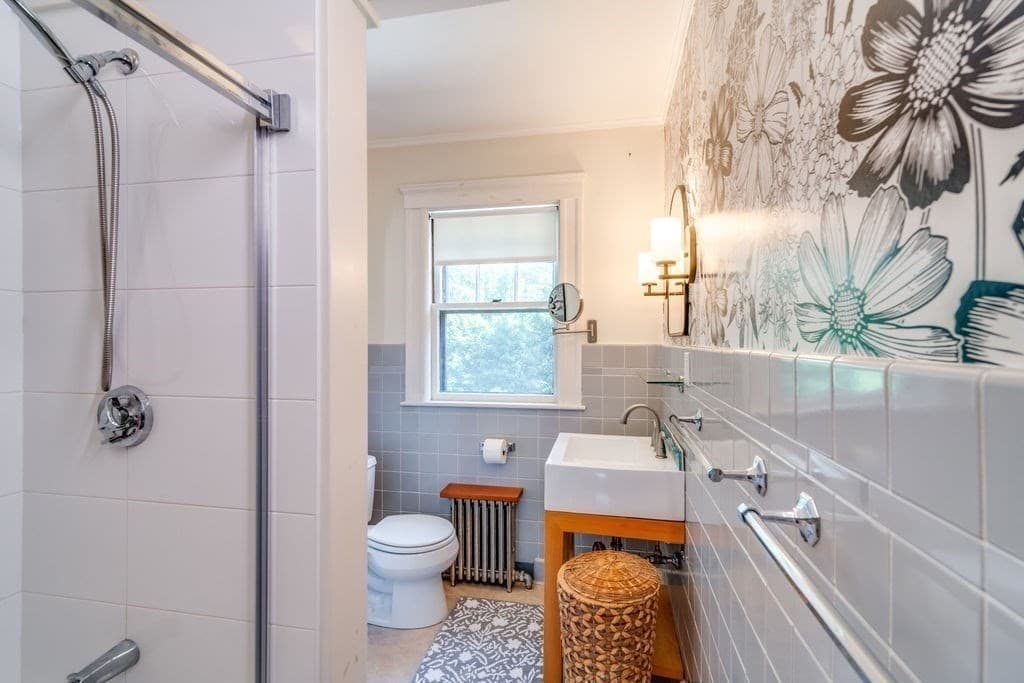 116 Pleasant St, Holyoke MA 01040 photo 24