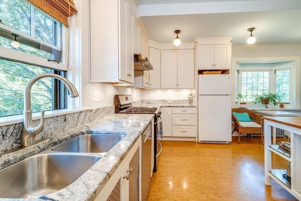 116 Pleasant St, Holyoke MA 01040 photo 11