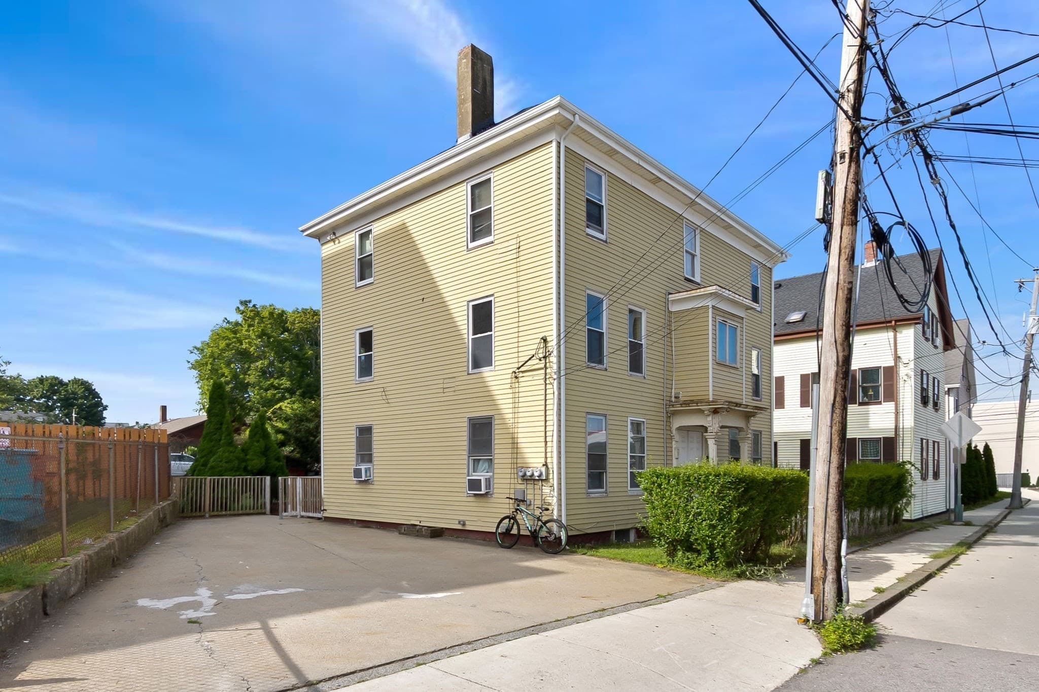 20 Shepherd St, Gloucester MA 01930