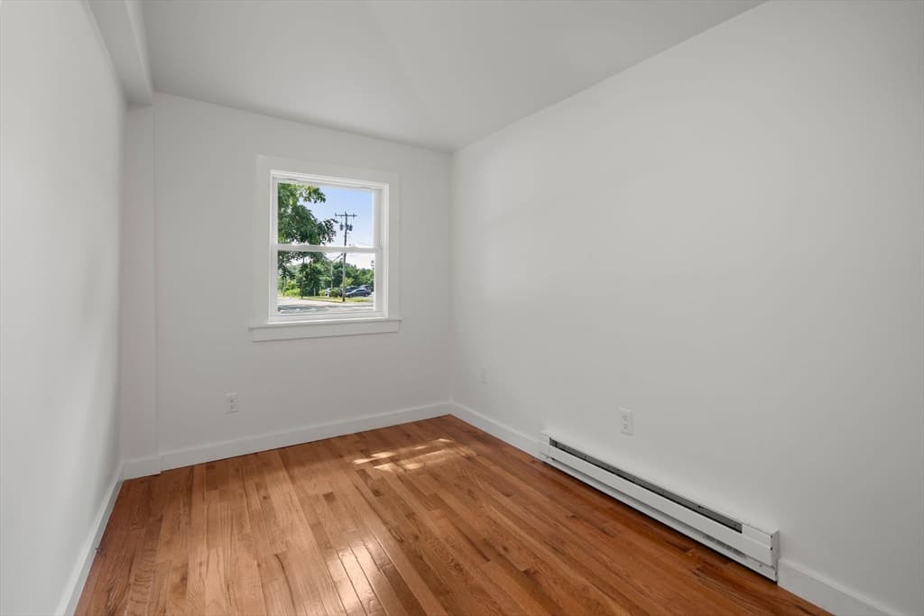 29 Sandwich Rd, Wareham MA 02571 photo 17