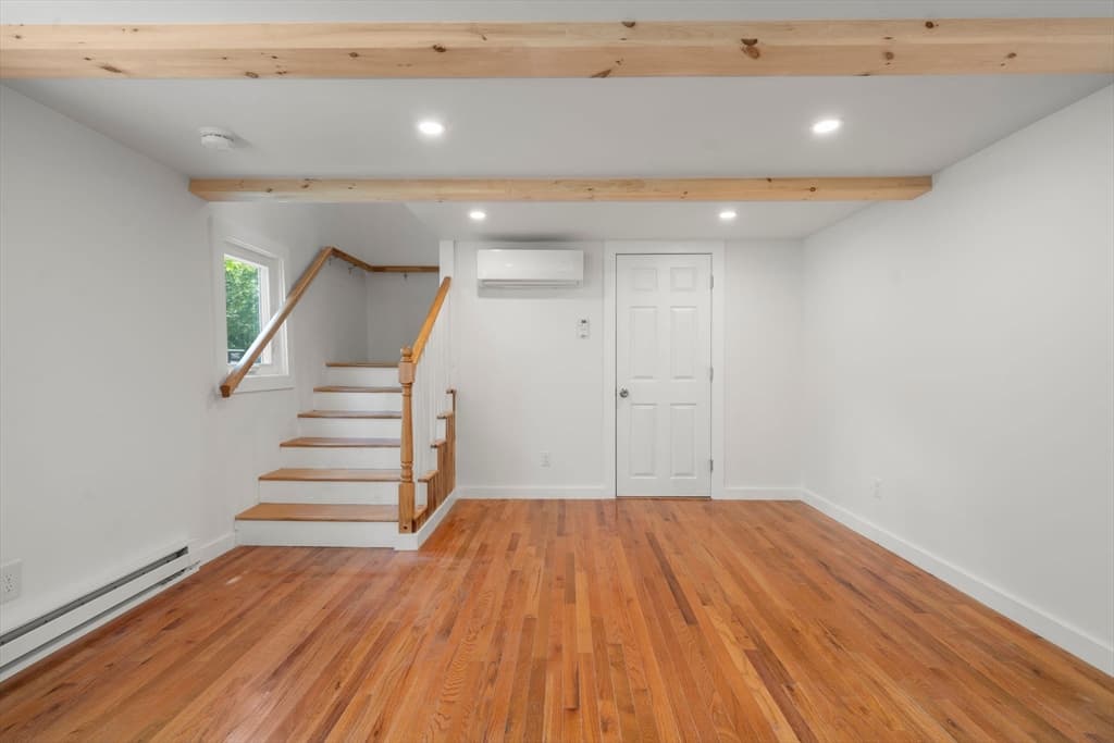 29 Sandwich Rd, Wareham MA 02571 photo 9