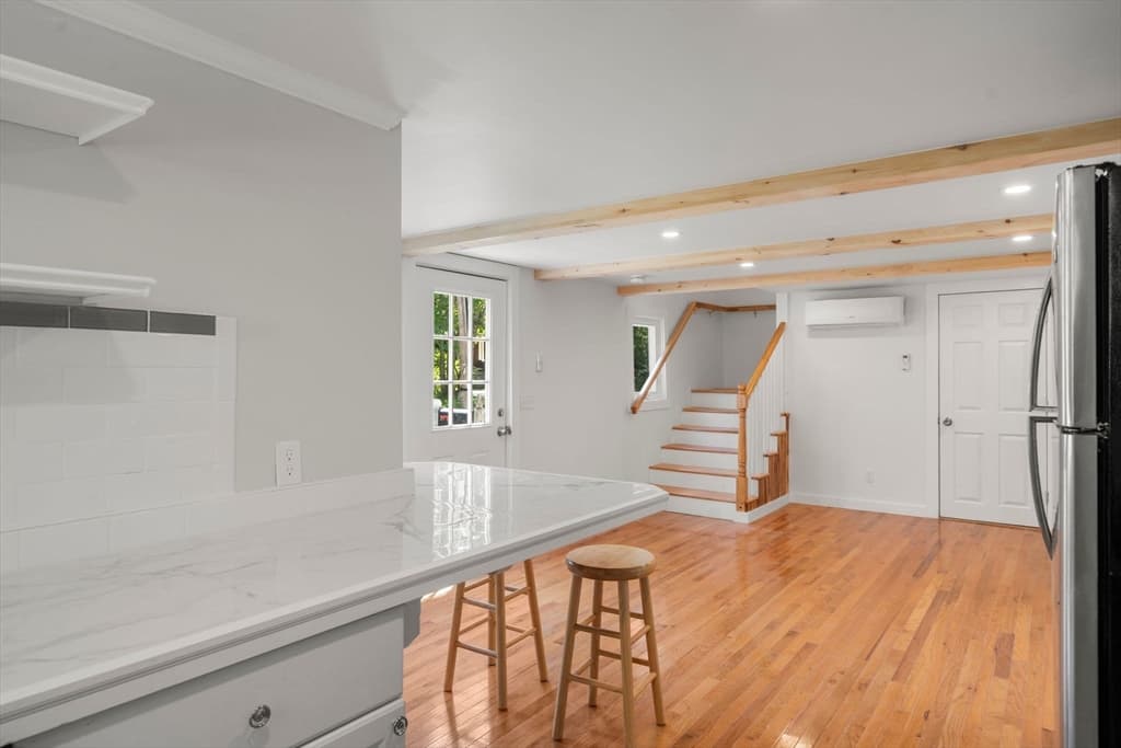 29 Sandwich Rd, Wareham MA 02571 photo 8